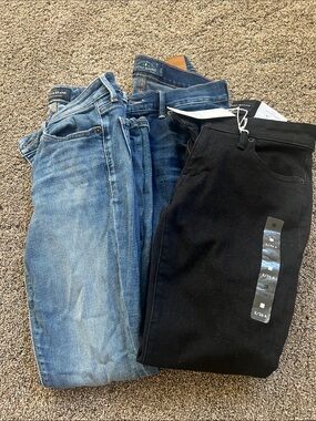 Lucky Brand Women’s Skinny Jeans in Black and Blue Denim